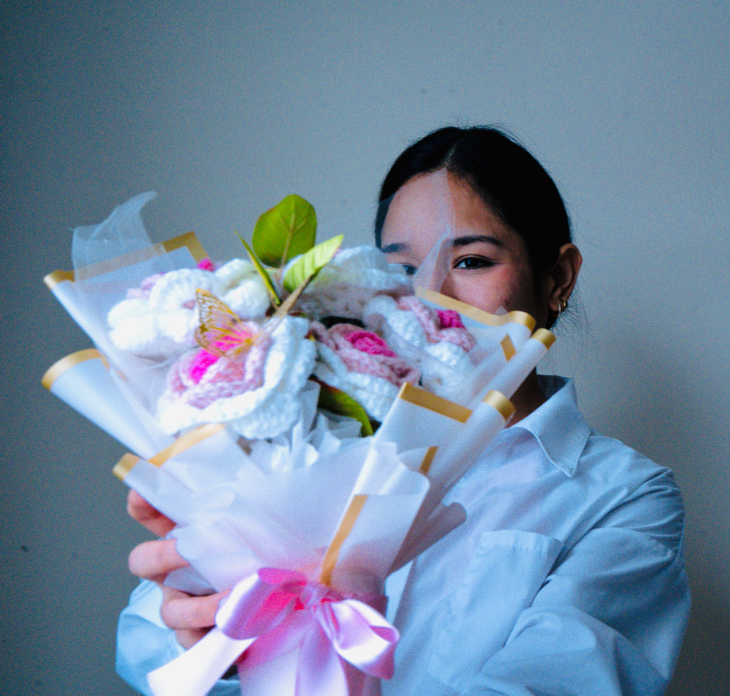 Eternal Crochet Rose Bouquet – 5 Roses