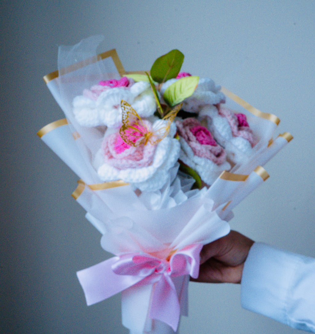 Eternal Crochet Rose Bouquet – 5 Roses