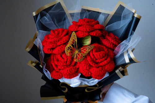 Eternal Crochet Rose Bouquet – 5 Roses