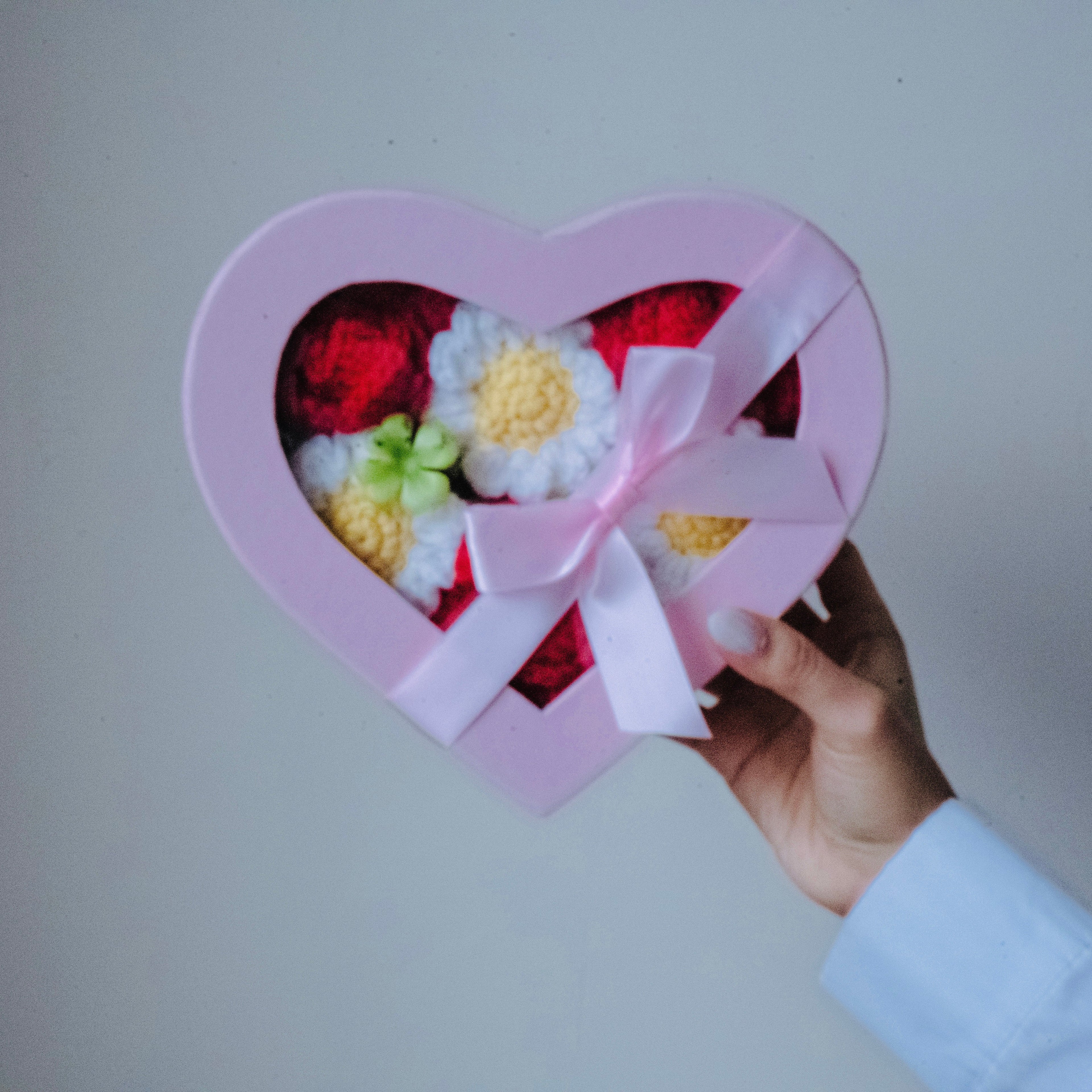 Heart Box – 3 Red Roses & 3 Daisies